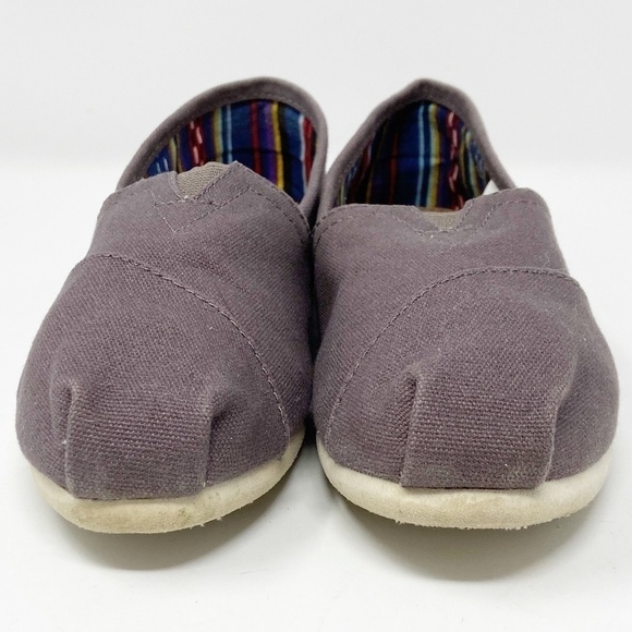 TOMS | Classic Canvas Slip Ons in Ash Grey - Picture 3 of 14